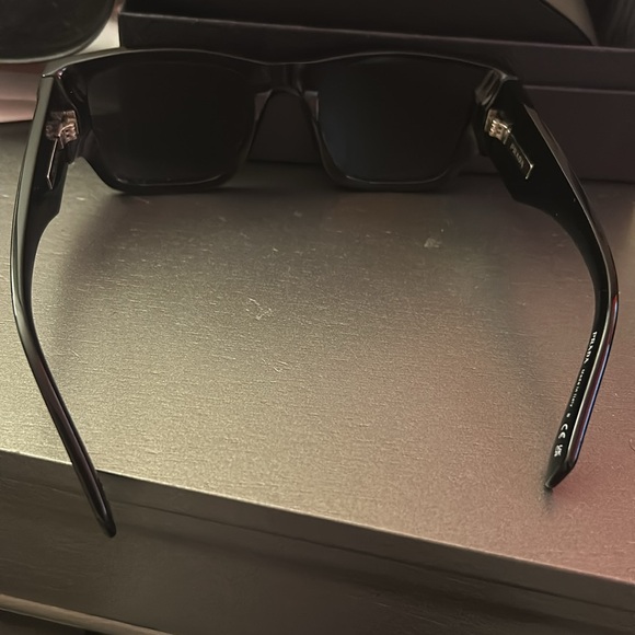 PRADA SUNGLASSES BLK - Picture 4 of 9